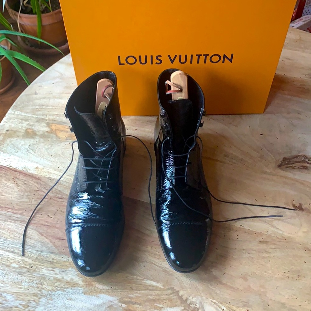 LOUIS VUITTON Patent Leather Laced Boots Dress shoes - size 8 1/2 - Picture 2 of 12